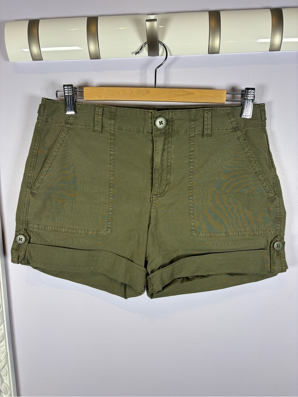 Sanctuary Olive Green Rolled-Hem Utility Casual Shorts Size 26